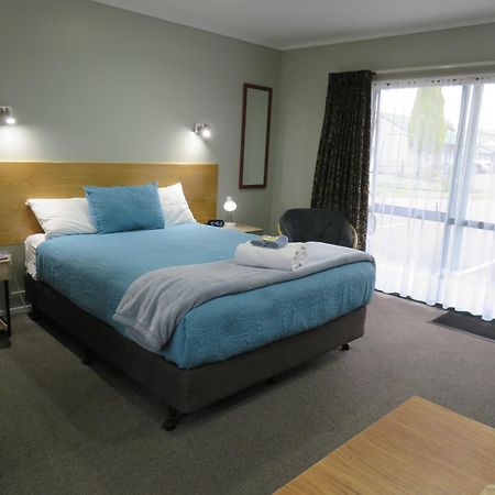 ביאנהיים Commodore Court Motel מראה חיצוני תמונה