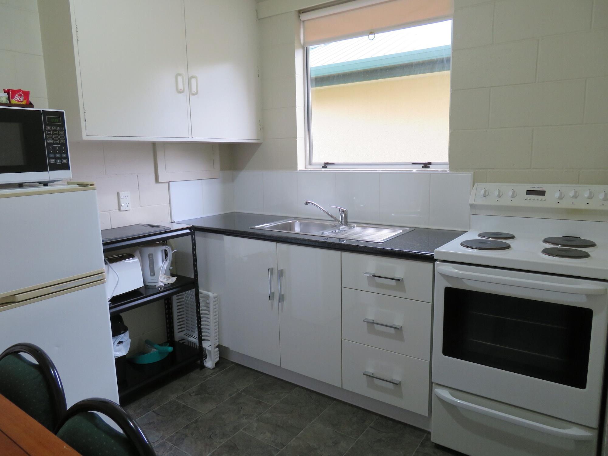 ביאנהיים Commodore Court Motel מראה חיצוני תמונה
