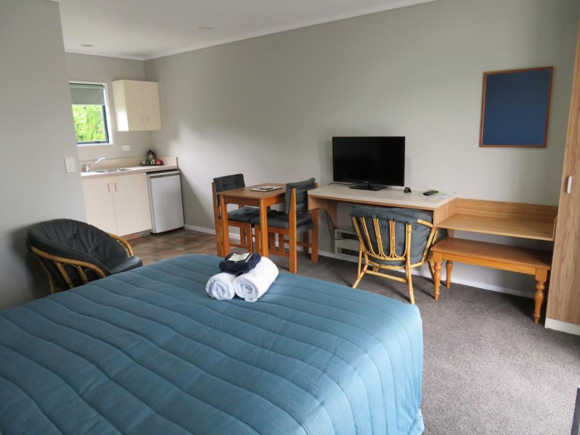 ביאנהיים Commodore Court Motel מראה חיצוני תמונה