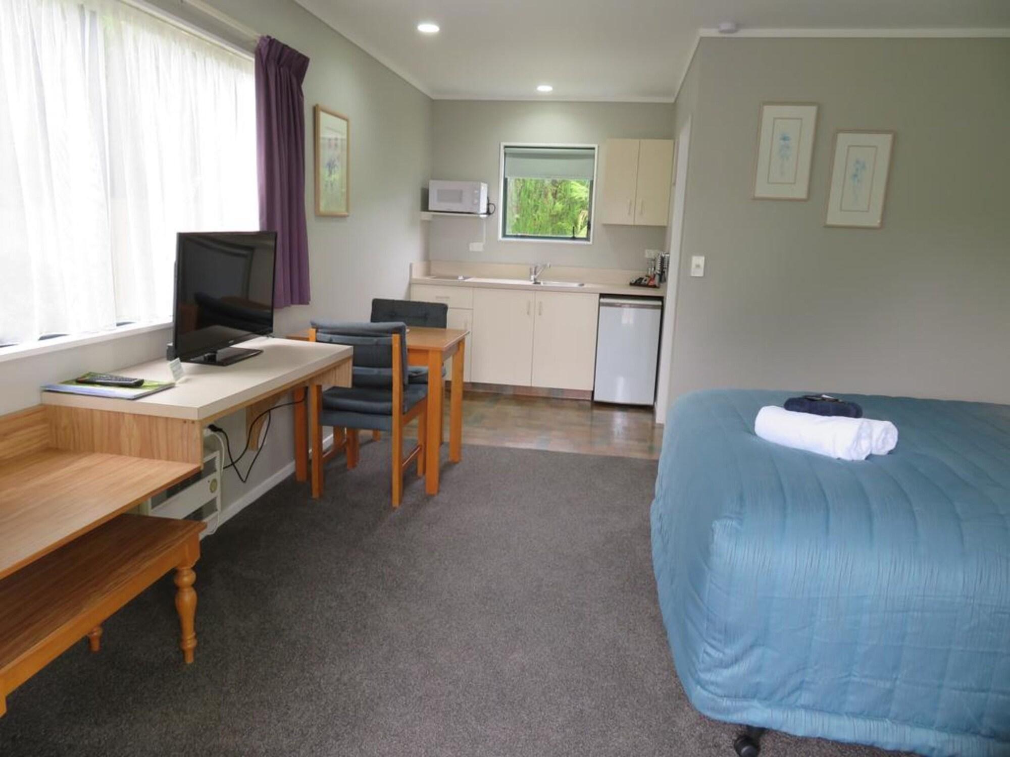 ביאנהיים Commodore Court Motel מראה חיצוני תמונה