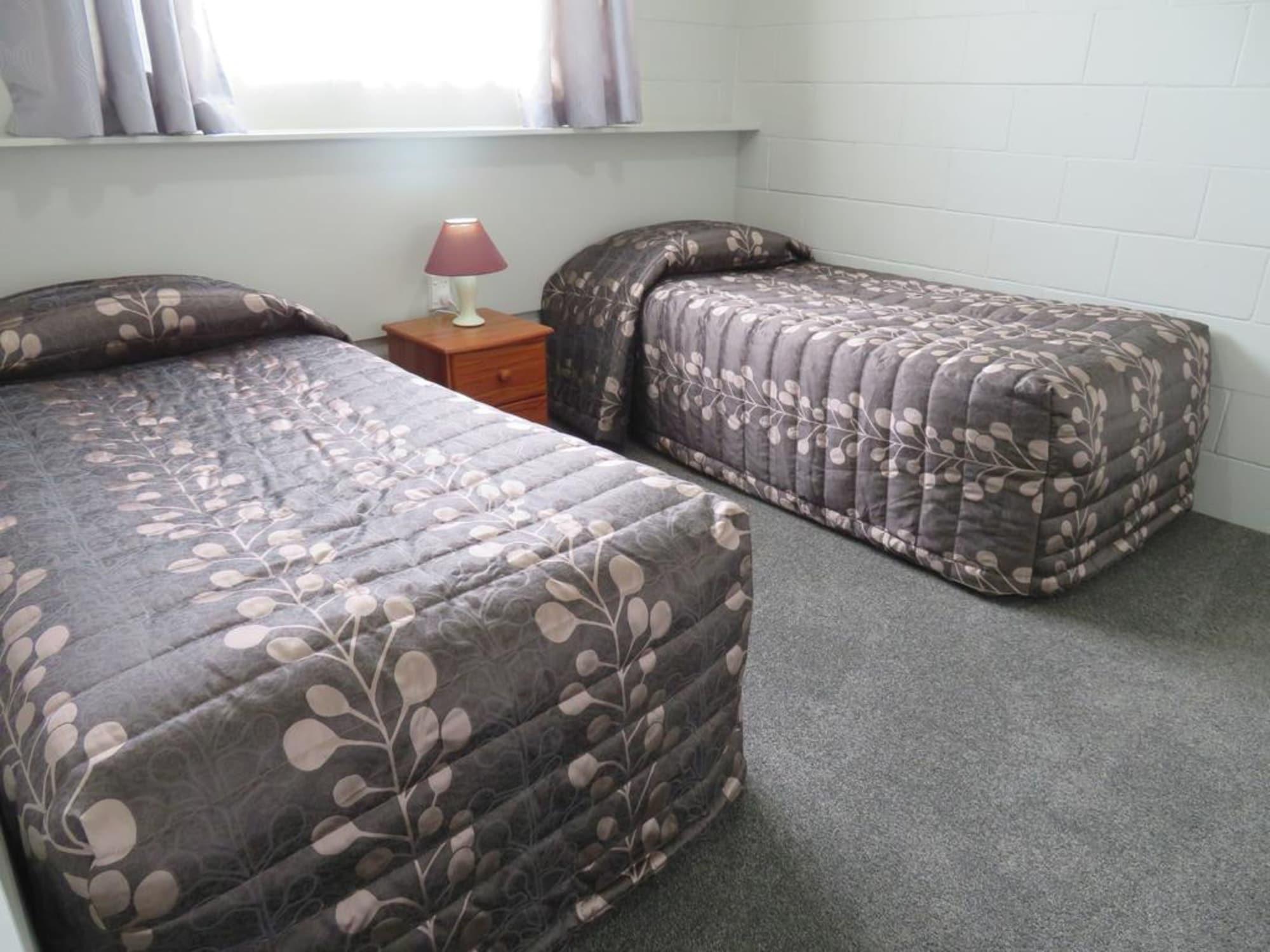 ביאנהיים Commodore Court Motel מראה חיצוני תמונה