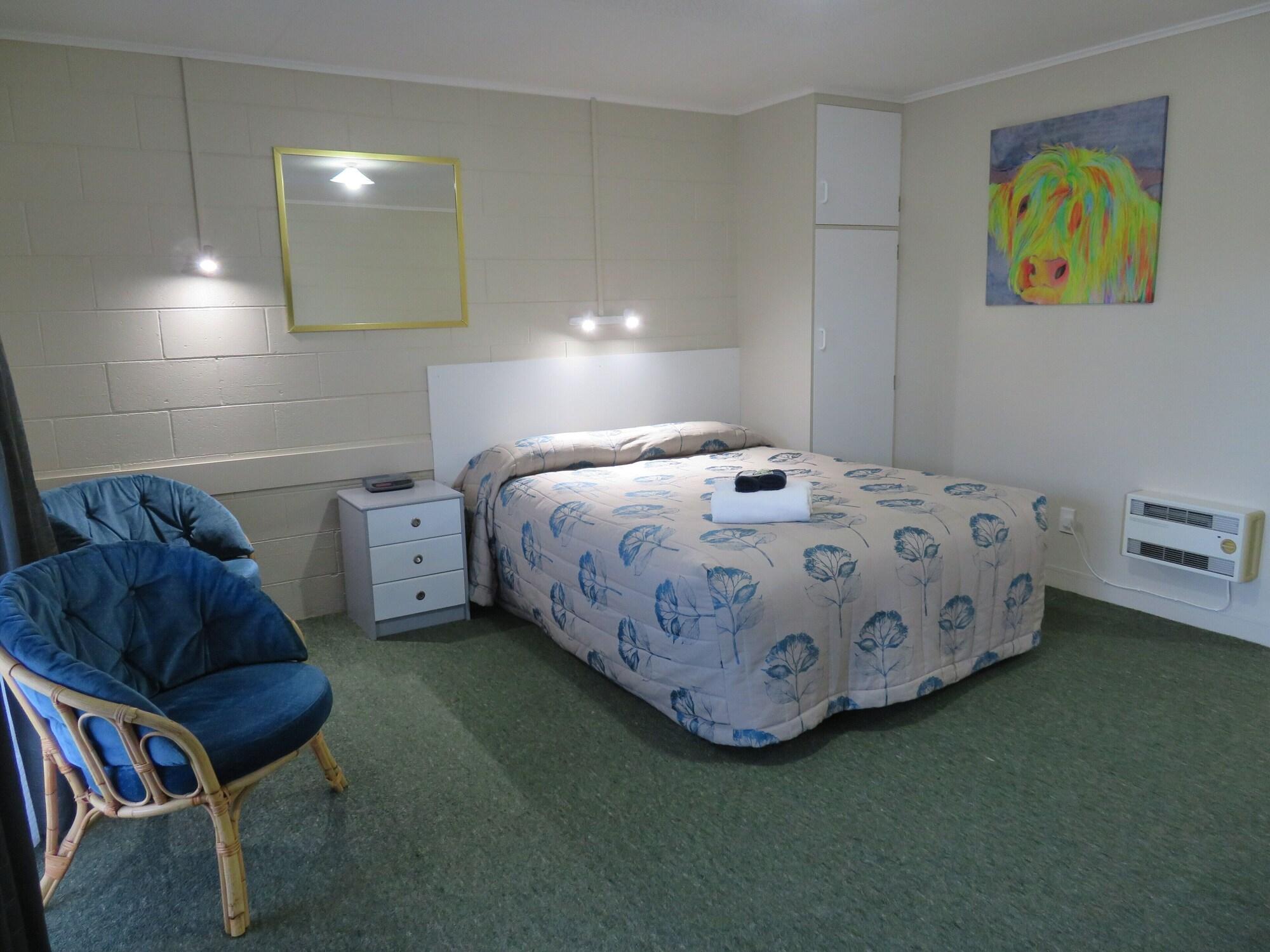 ביאנהיים Commodore Court Motel מראה חיצוני תמונה