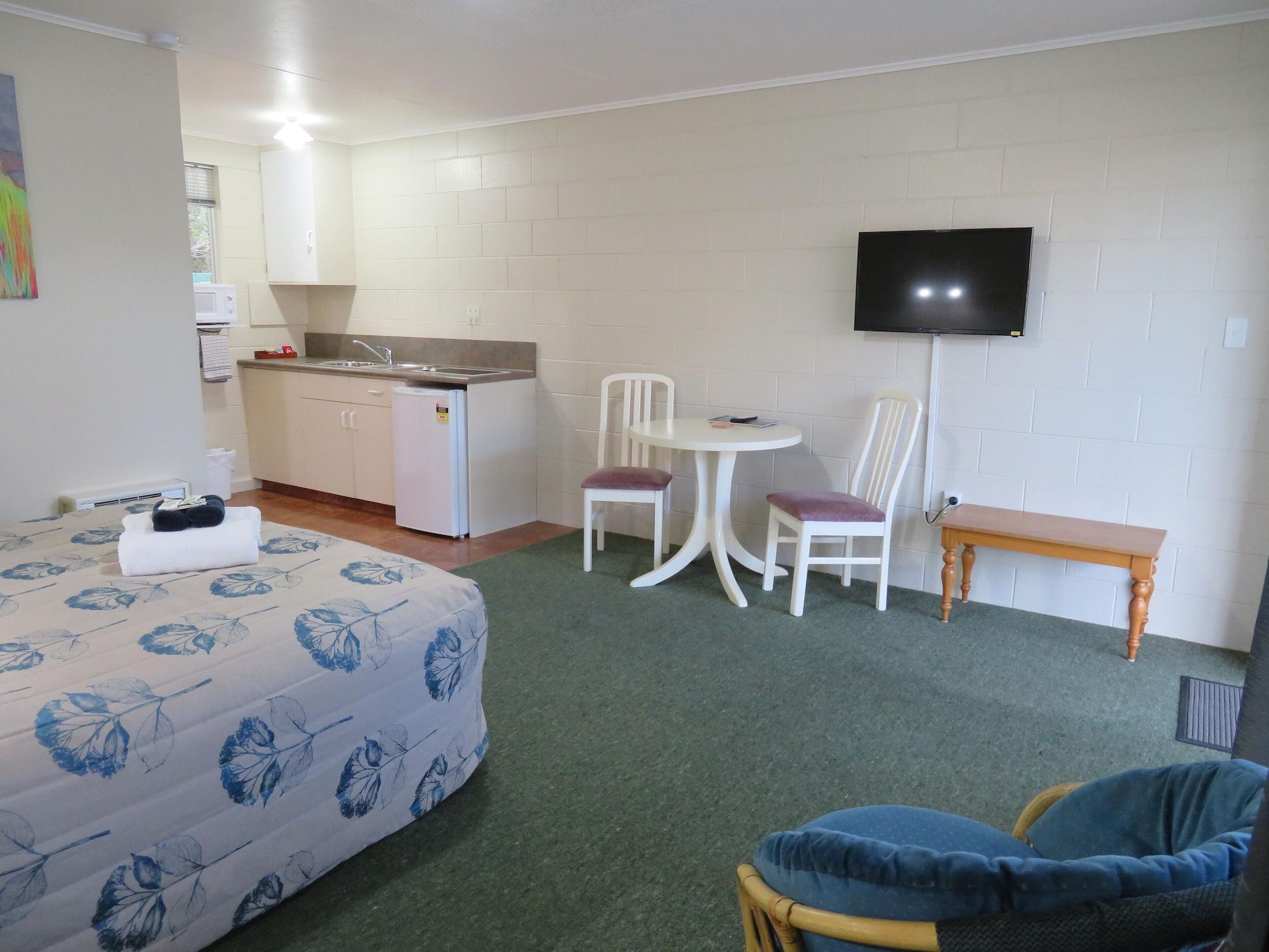 ביאנהיים Commodore Court Motel מראה חיצוני תמונה