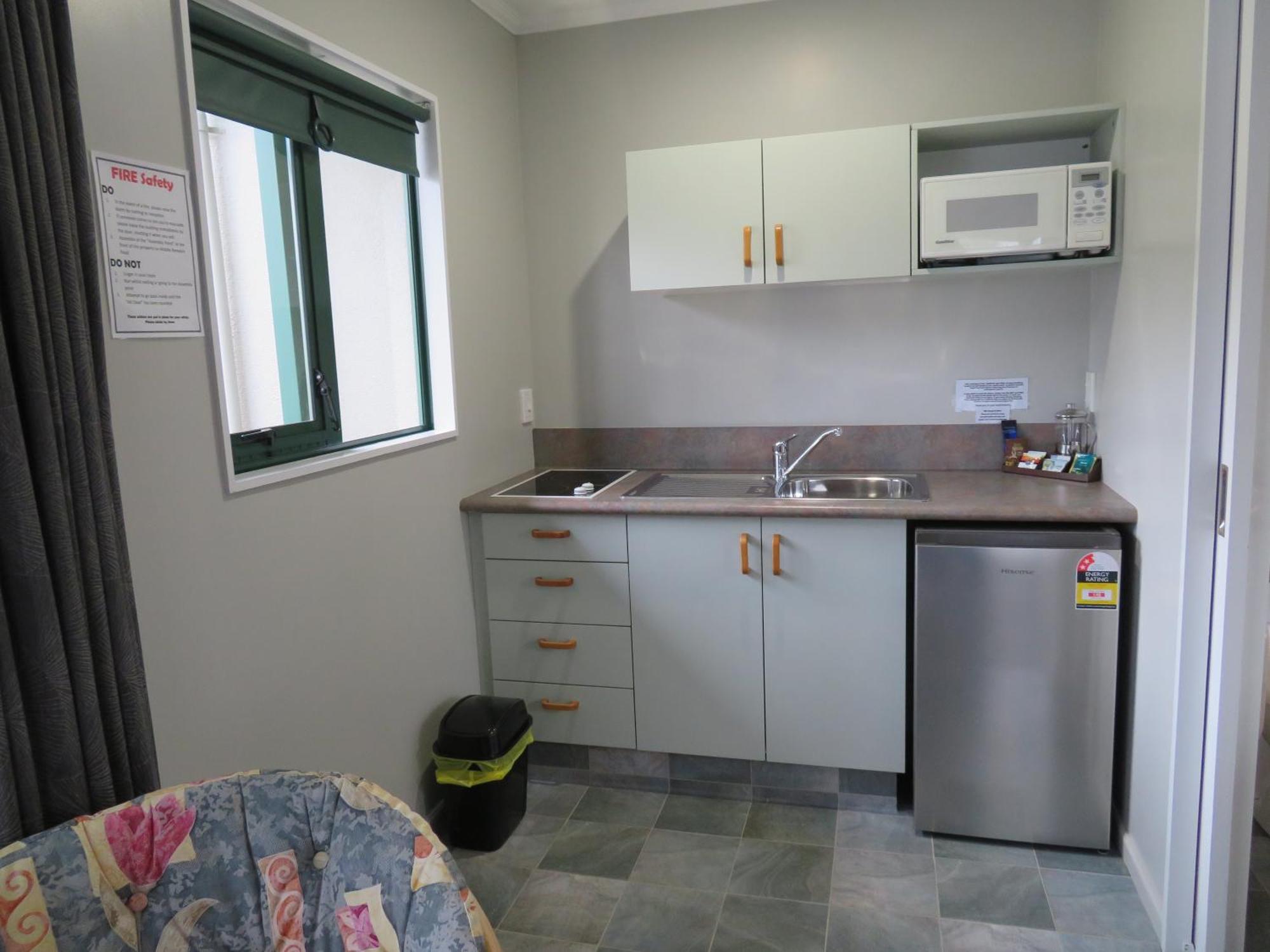 ביאנהיים Commodore Court Motel מראה חיצוני תמונה