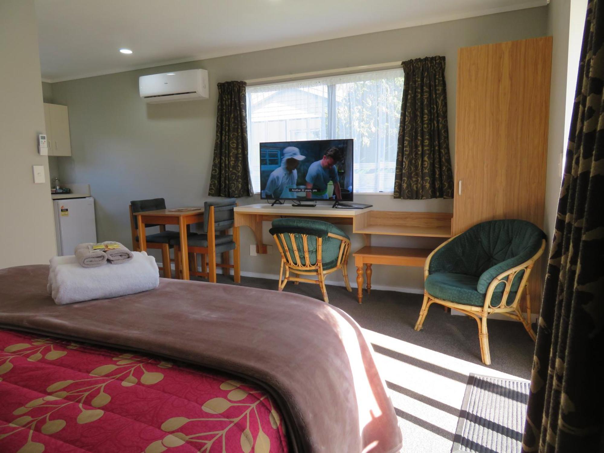 ביאנהיים Commodore Court Motel מראה חיצוני תמונה