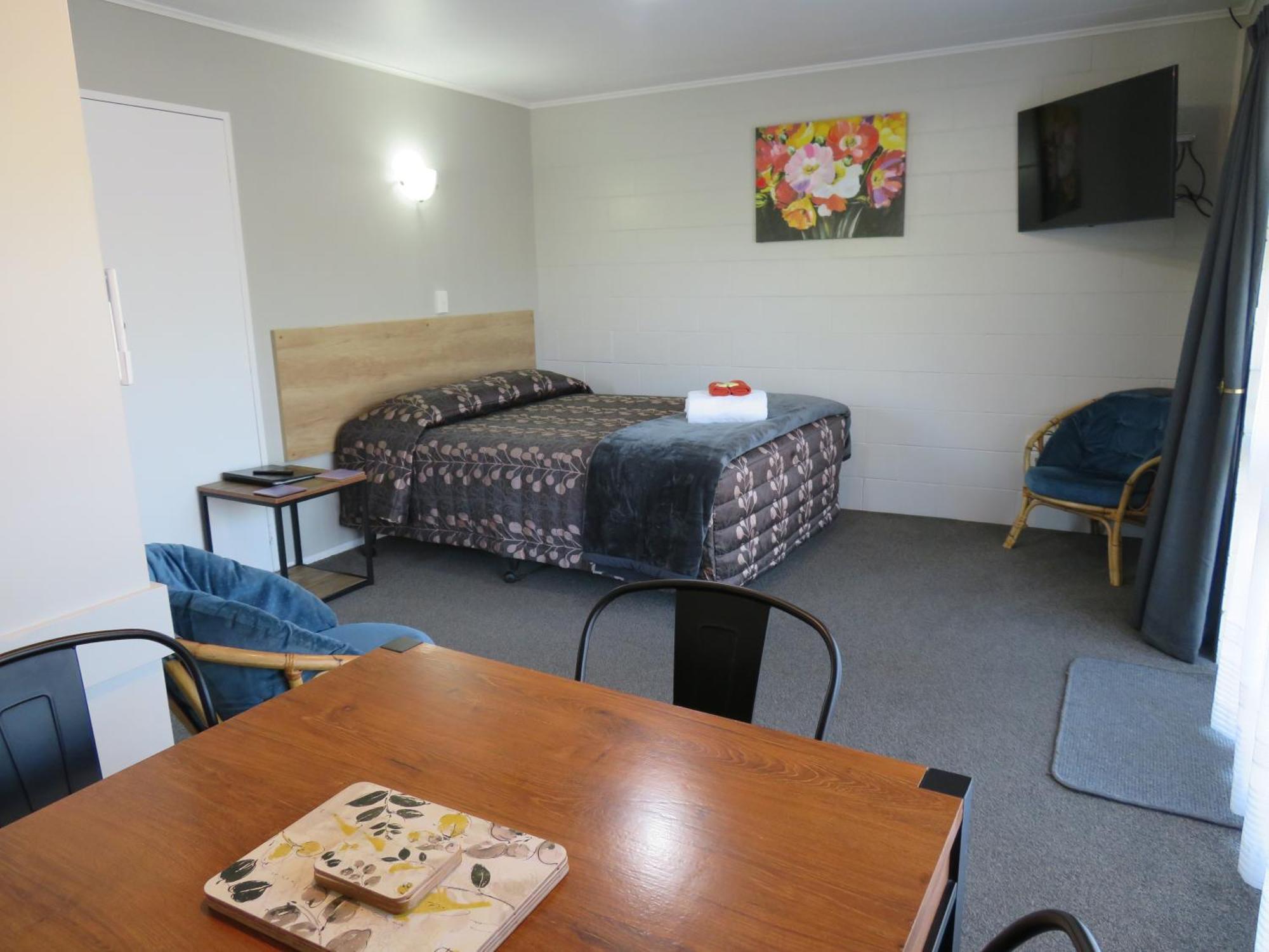 ביאנהיים Commodore Court Motel מראה חיצוני תמונה