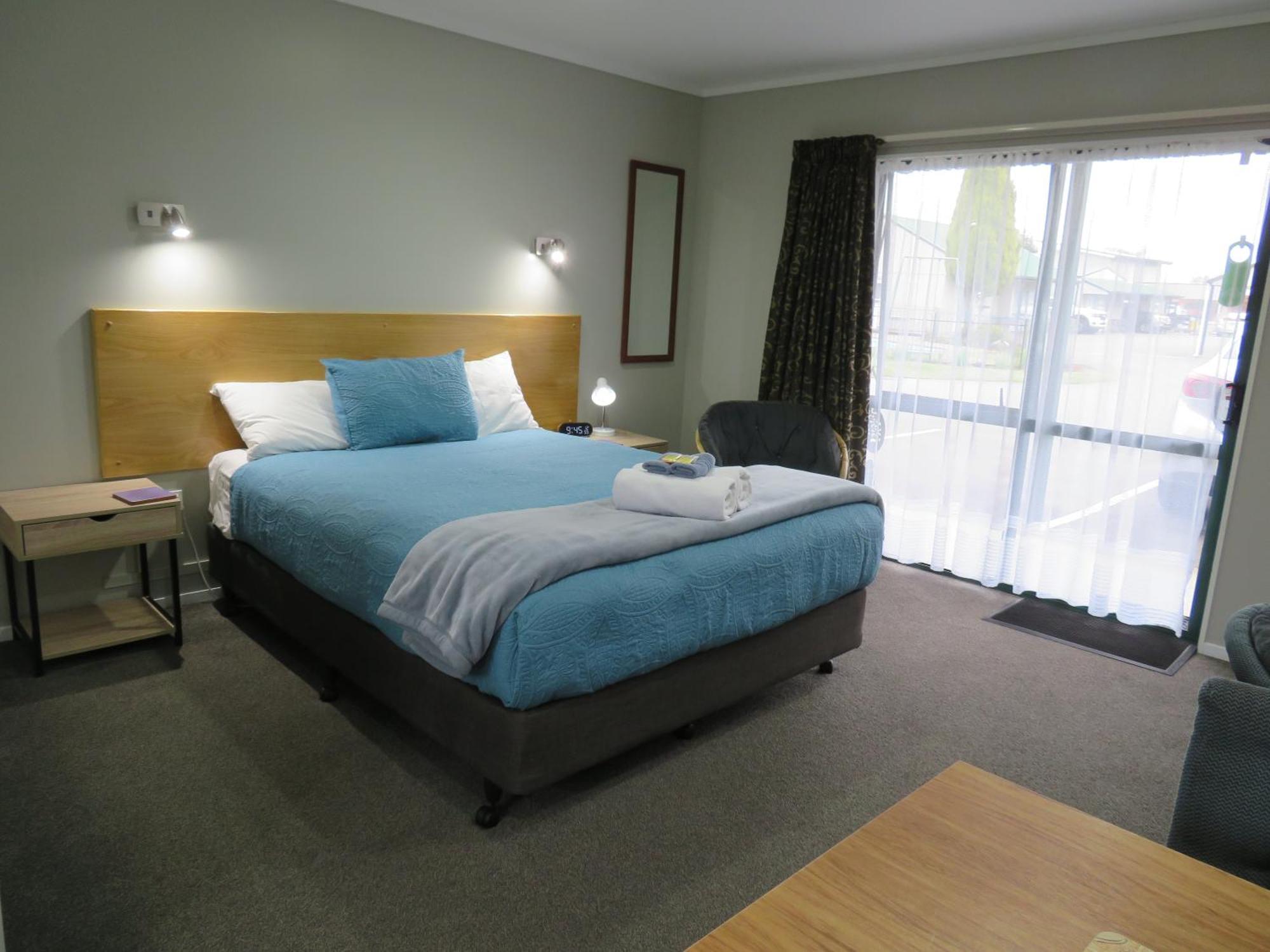 ביאנהיים Commodore Court Motel מראה חיצוני תמונה